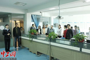 全國第九次企業(yè)民主管理工作互檢組來蕪檢查